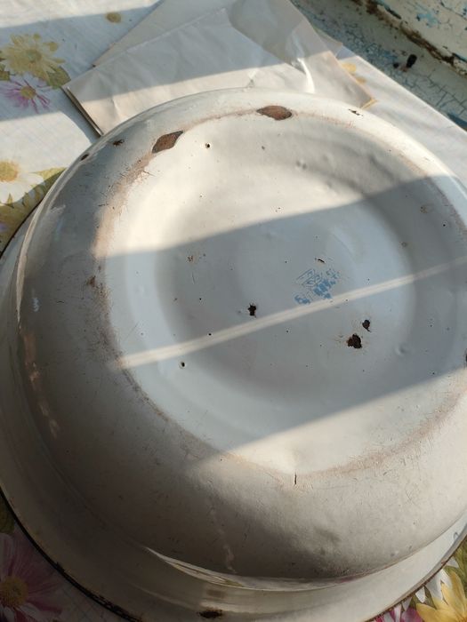 Таз эмалированный