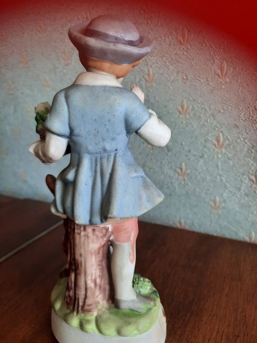 Capodimonte фигурка" Градинарчето" от бисвит-20см с маркировка
