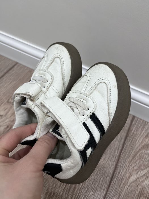 Продается детская обувь