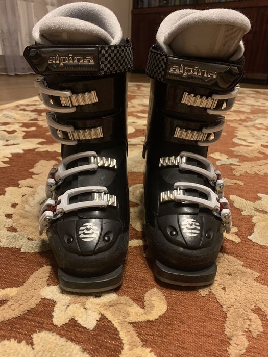 Ботинки горнолыжные