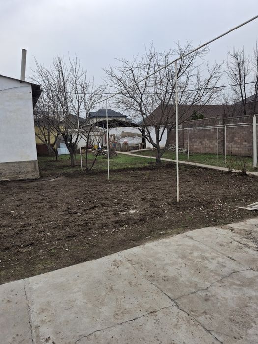 Дом продается, местоположение отличное.