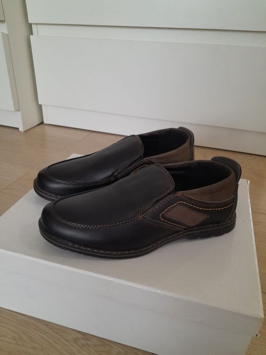 Продам туфли для мальчика