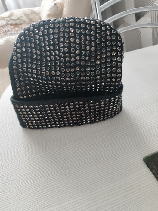 Продаю шапочки.        .