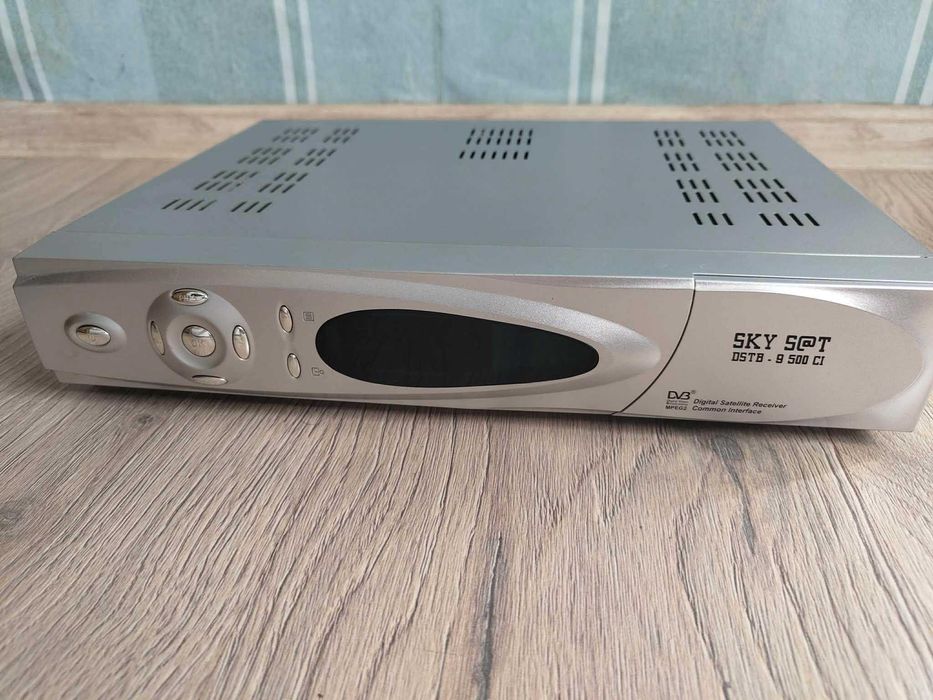 Сателитен приемник SKY Sat DSTB-9500 CI