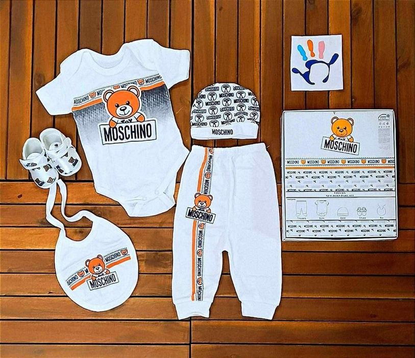 Бебешки Памучни Комплекти
0-3 месеца 5 части - 26€
0-3 мес 7 части -