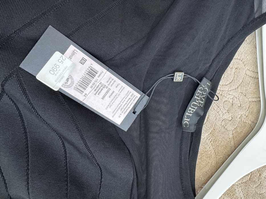 Продам новые коктейльные платья 42 размера