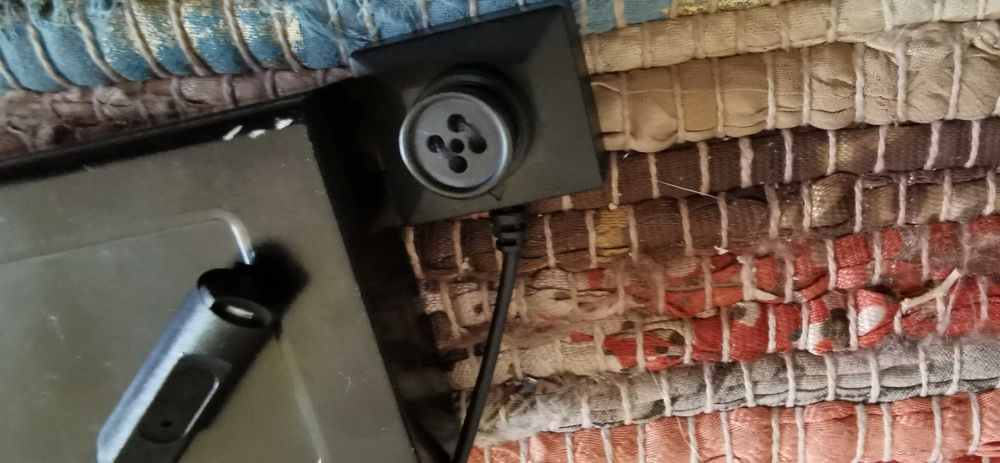 Nasture cu camera video si microfon spy