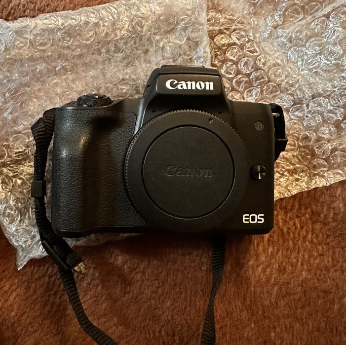 Canon EOS M50 Фотоаппарат