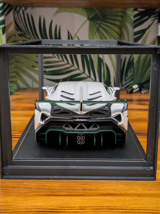 Macheta Lamborghini Veneno 1/18