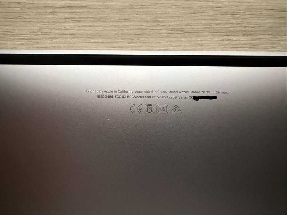 MacBook Pro 13” 2020 | i5 Quad-Core | 8GB RAM | SSD 256GB | Touch Bar