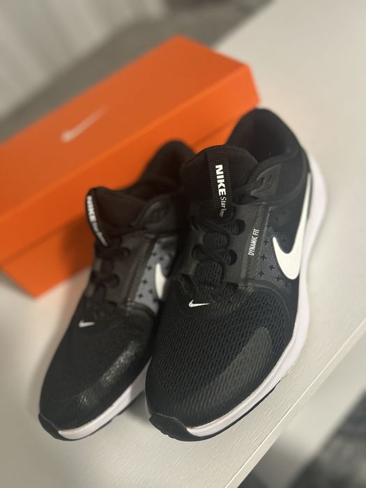 Nike Dynamic fit маратонки 39 номер