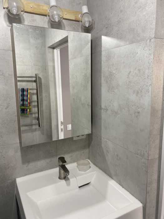 Шкаф зеркало для ванной комнаты