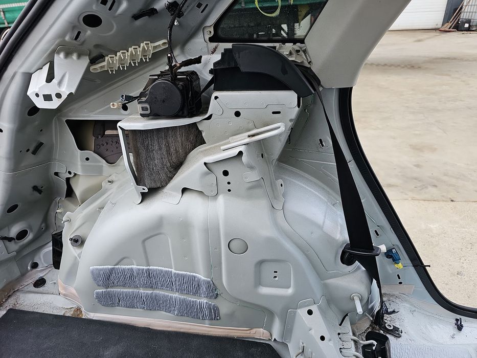 Centura stanga spate AUDI Q3 (8UB) [Fabr 2011-2018] 8U0857805