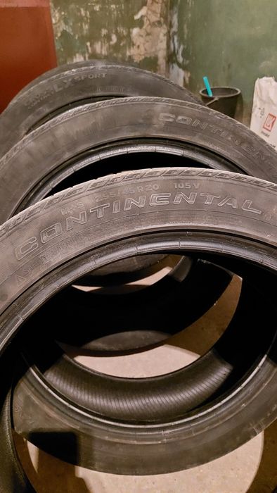 Continental 255/45 R20