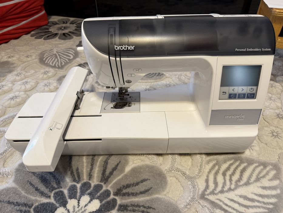 Vand masina brodat Brother Innovis 750 E