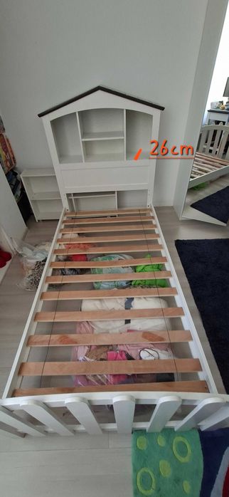 Camera copii Mobexpert: pat+biblioteca+birou+2covorase