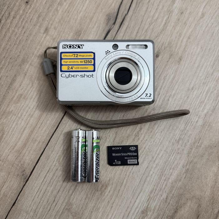 Sony DSC-S730 Y2K Style