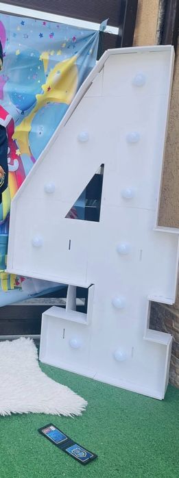 Cifra volumetrica 4 luminoasa LED din plastic cu baterii