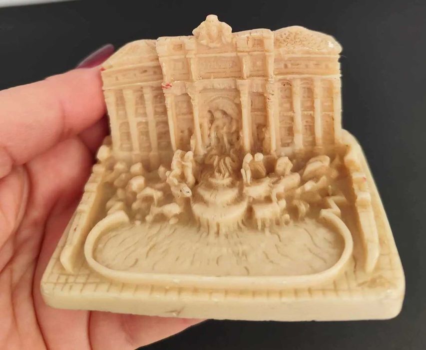 Колекционерски метални и каменни фигурки от различни държави