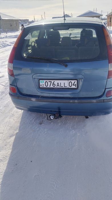 Машина сатылады.