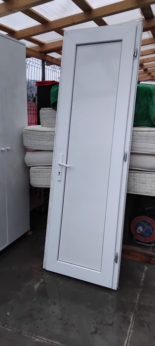 Vînd ușă termopan completă/ este ca și nouă , 210/68