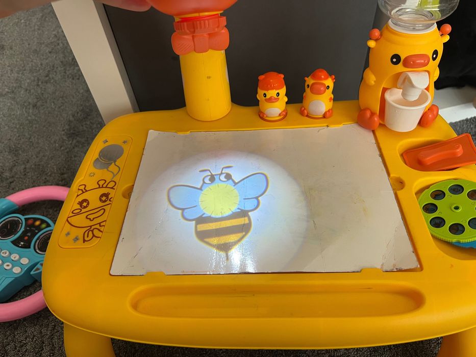 Детска маса за рисуване с проектор - жираф