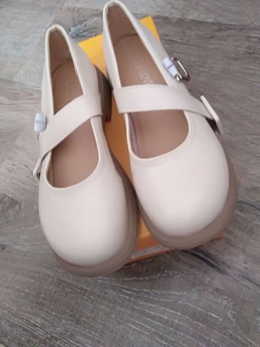 Ботинок для девушек