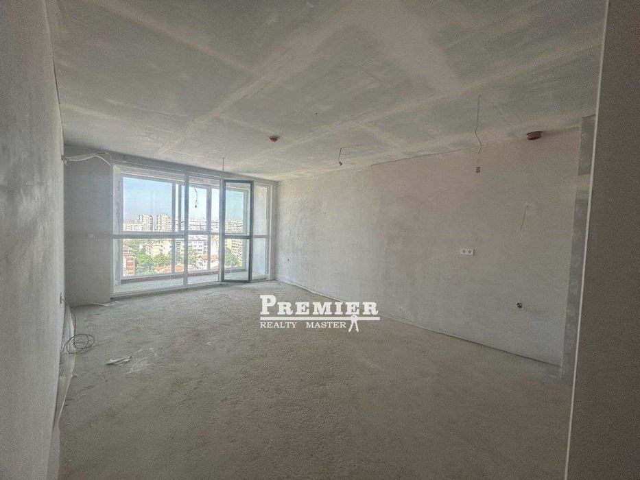 Продава се Двустаен апартамент в Бургас, Център - 88 кв.м за 3091 €/кв.м - Снимка #3