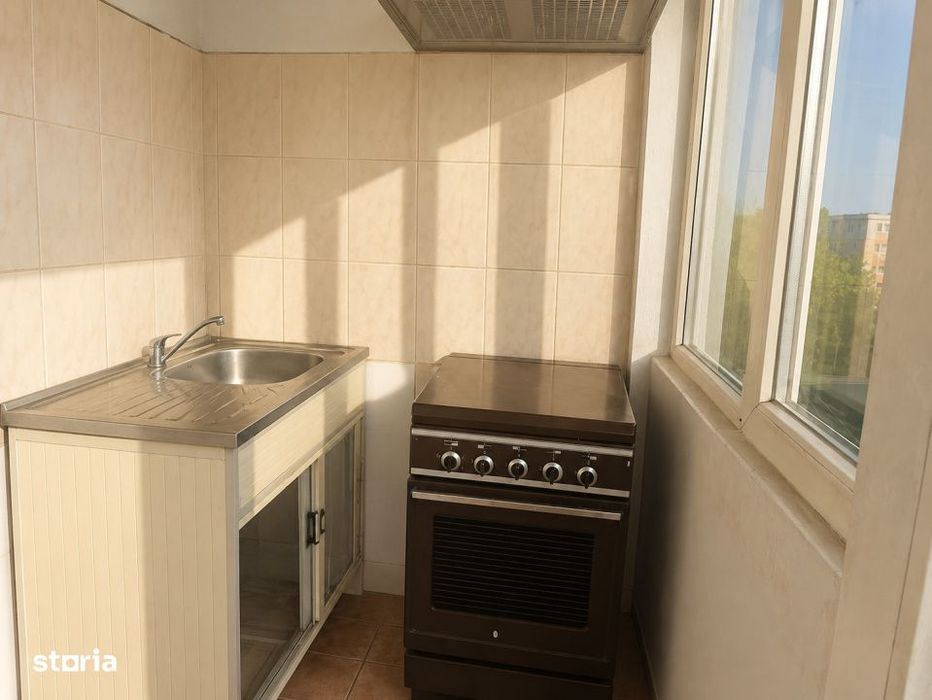 Apartament 3 camere, cartier Rovine