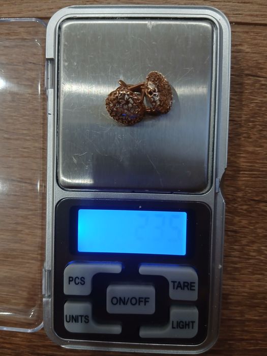 Срочно ! Золотые серьги 585 пробы + Бриллиант.
