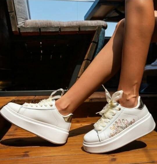 Бели кецове НОВИ