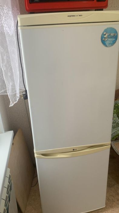 Продам холодильник