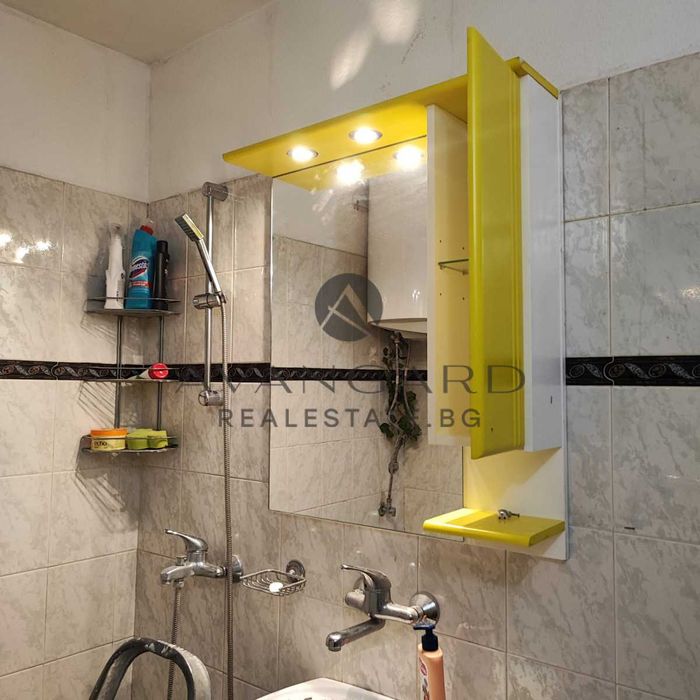 Продава се Четиристаен апартамент в Пловдив, Център - 102 кв.м за 2922 €/кв.м - Снимка #12