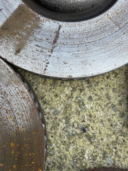 Спирачки бмв м50д х5 х6 ф15 ф16 (spirachki bmw x5 x6 m50d)