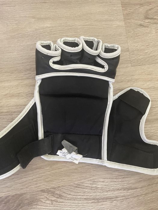 Оригинални ММА ръкавици Venum