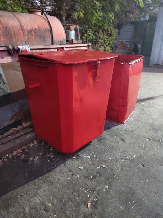 Продам мусорный бак б/у.