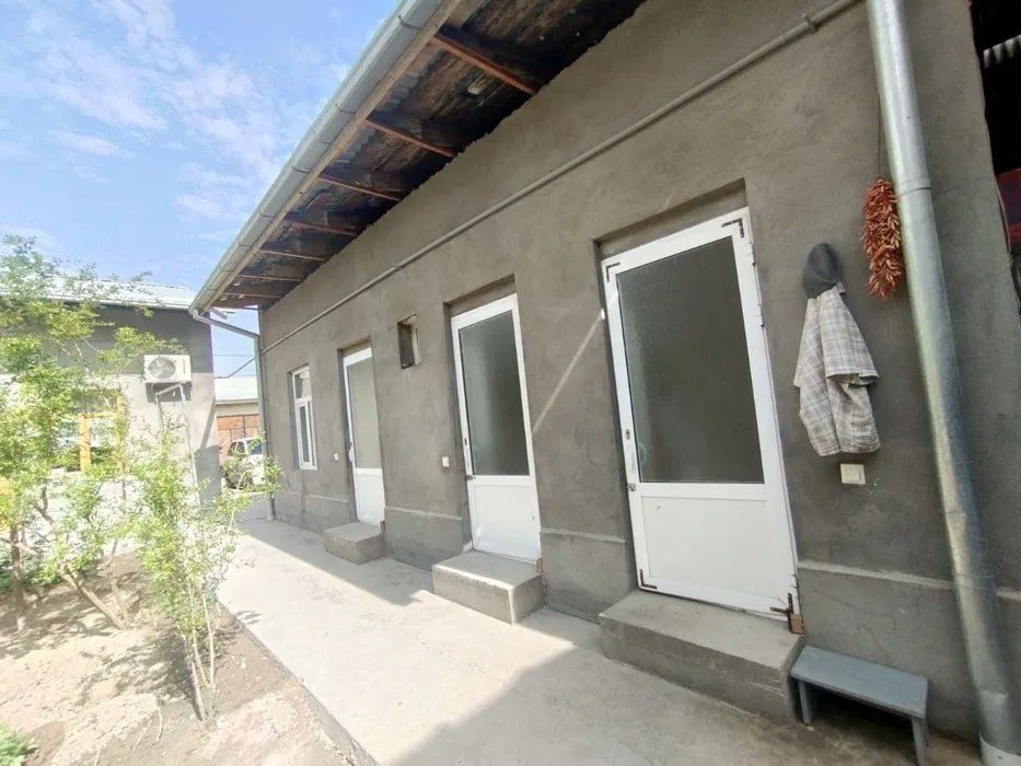 Продается дом 3.7 соток Саракулька фасад 15х24