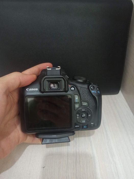 Canon EOS 2000 D EF-S 18-55