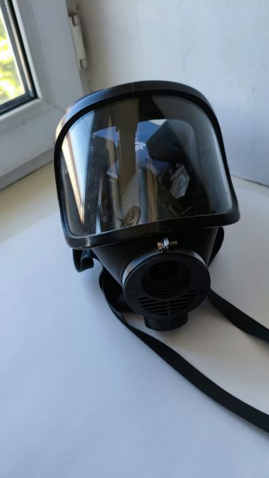 Противогазы разные