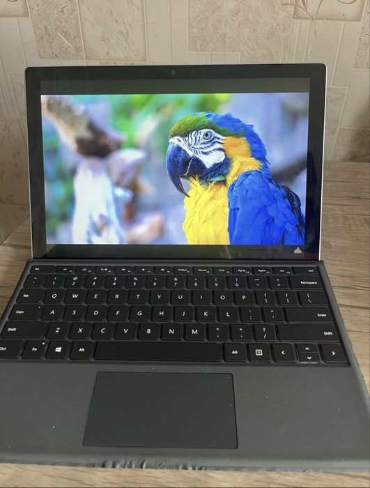 Microsoft  Surface 7 pro plus