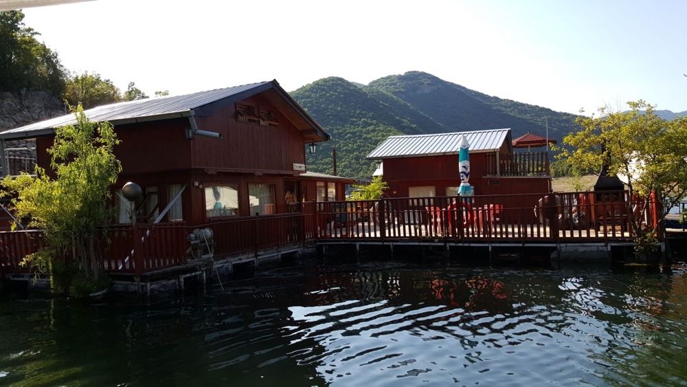 Продава се Къща в Кричим - 560 кв.м за 161 €/кв.м - Снимка #1