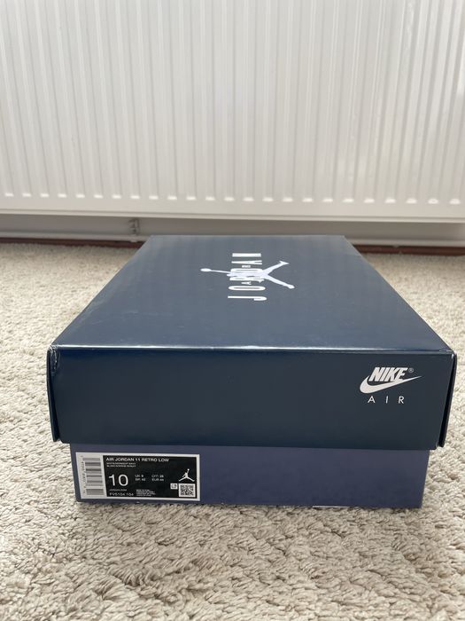 Jordan 11 low diffused blue