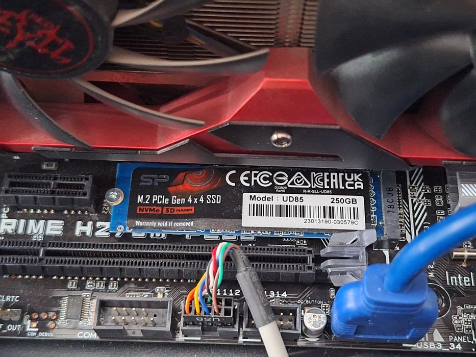 Геймърски компютър | RX 580 8GB | 32GB RAM | 256GB SSD | 1TB HDD |