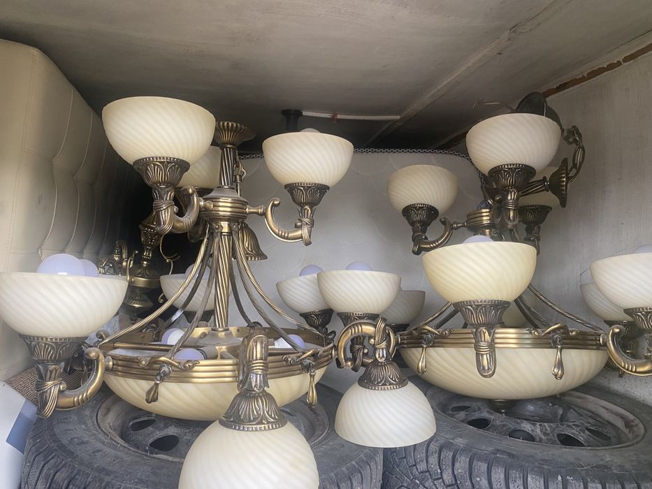 Комплект люстры и плафоны настенные