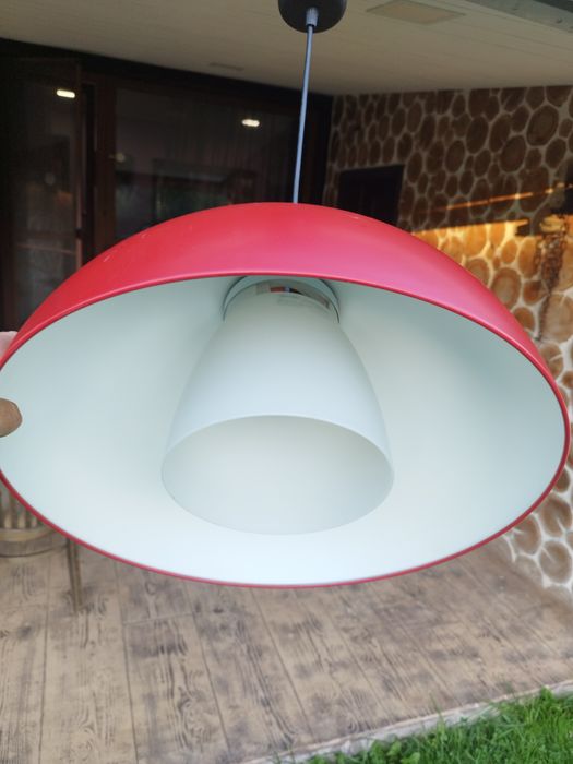 Продавам червени лампи полюлей