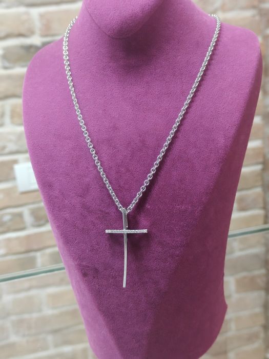 Lanț aur 18k 13.04gr cruce aur 18k 3.68gr 600lei/gr(r)