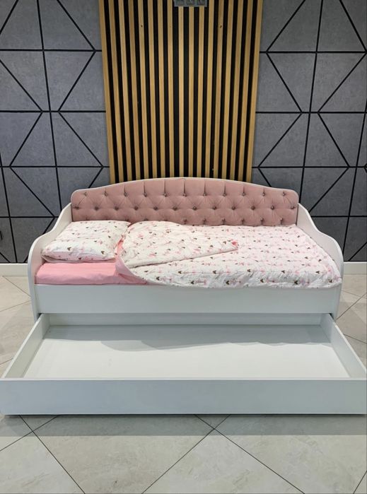 Продам детскую кровать для девочки