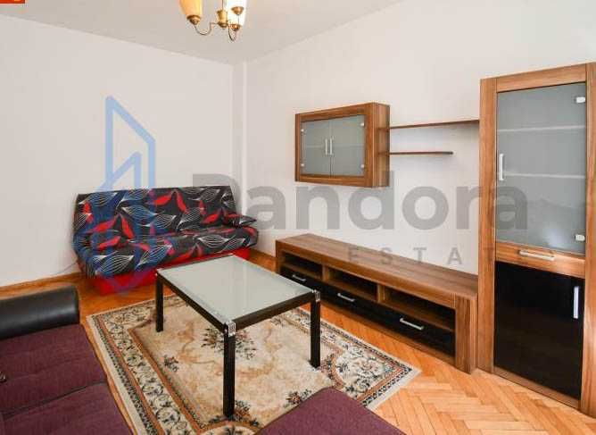 Двустаен апартамент под наем в Центъра