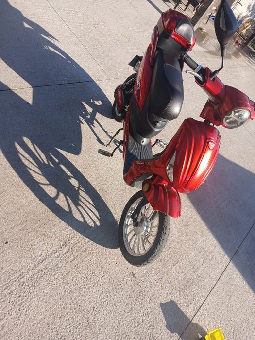 Vând scuter electric și trotinetă electrică