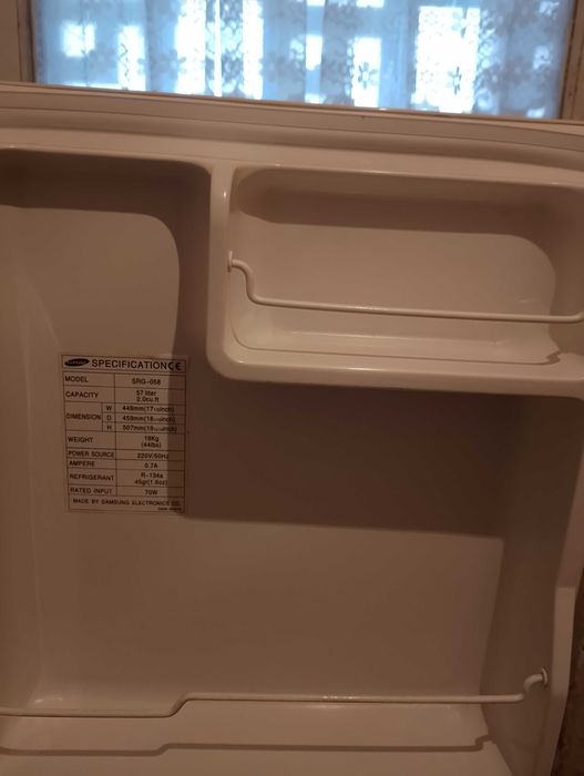Продам мини холодильник Samsung б/у
